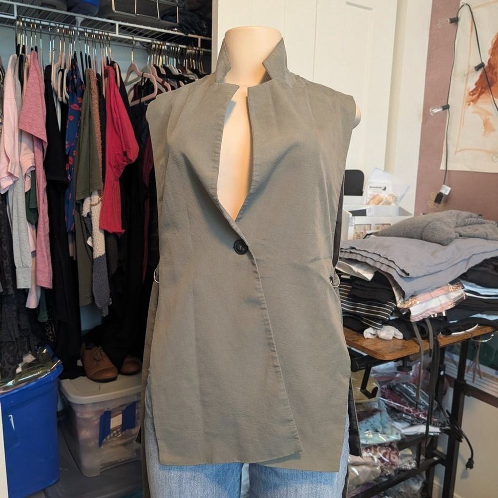 Zara Stylish Olive green/gray Sleeveless Vest Size small